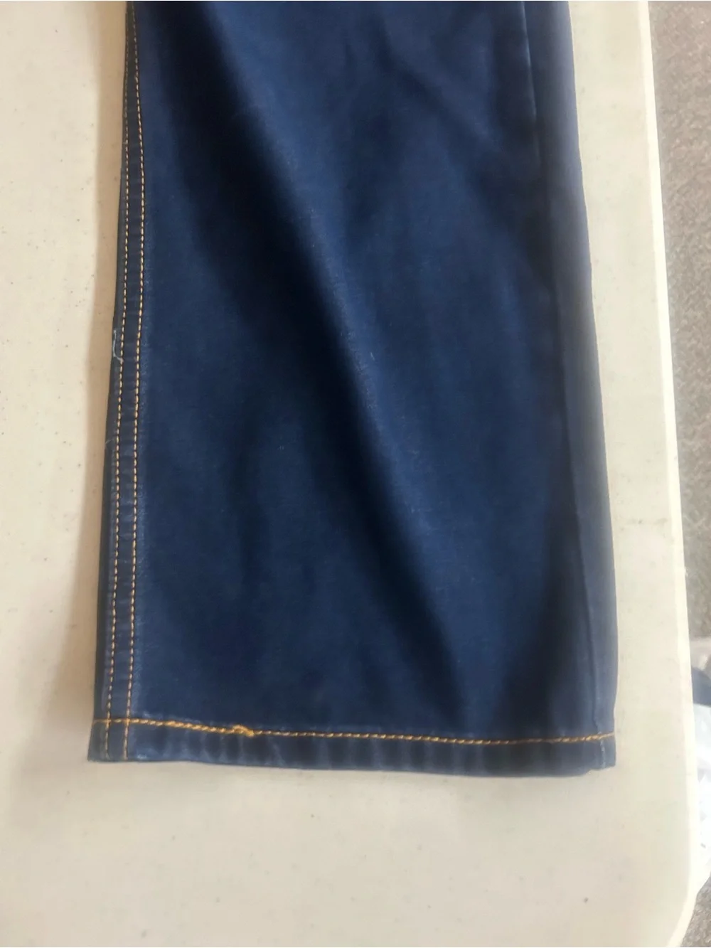 Levi's 514 36x30 Dark Blue Jeans with Gold Stitching